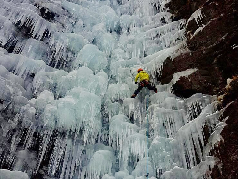 Cascade de glace - Bureau des Guides de Tignes